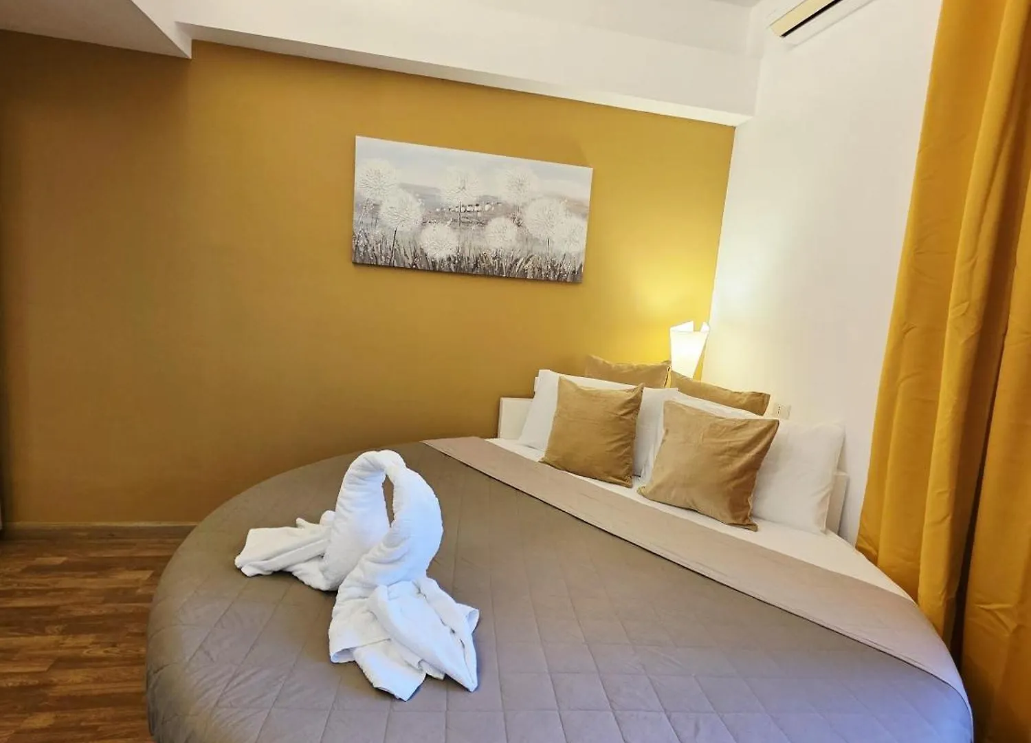 **  Appia Avenue 639 Guest House Rome Italy